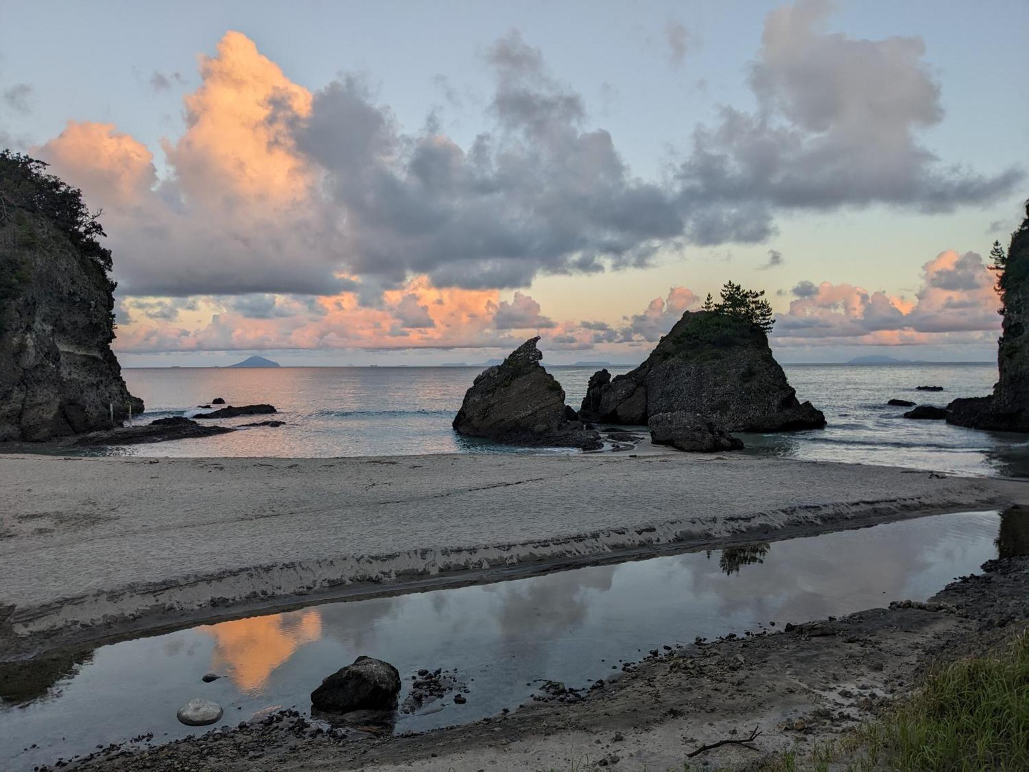The Surf Lodge White Beach Shimoda  Exterior photo